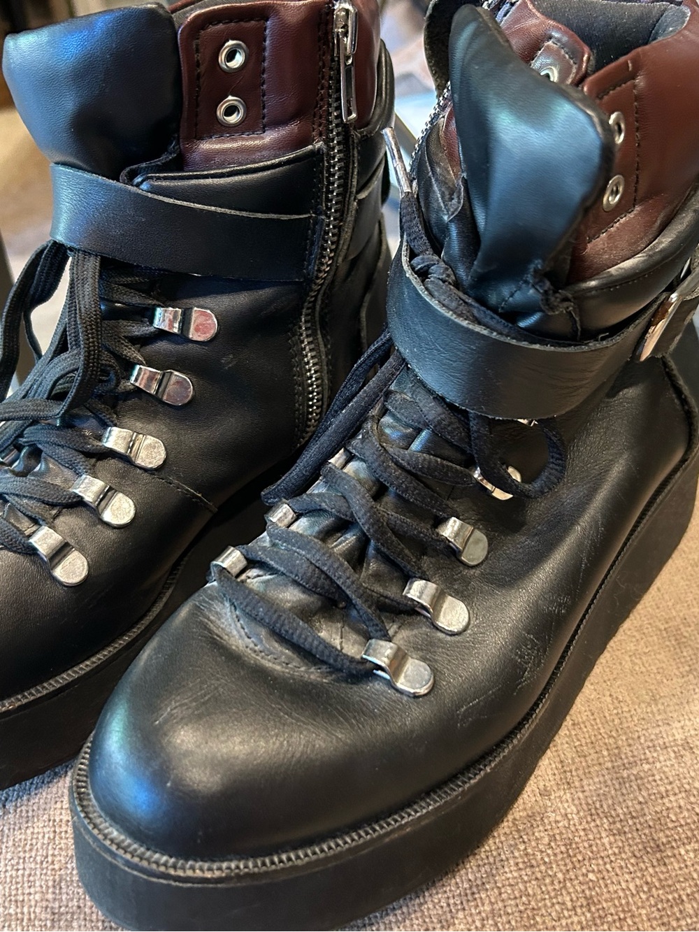 STEVE MADDEN Women’s Black and Burgundy Platform Hiker Boot—LIKE NEW size 7-1/2